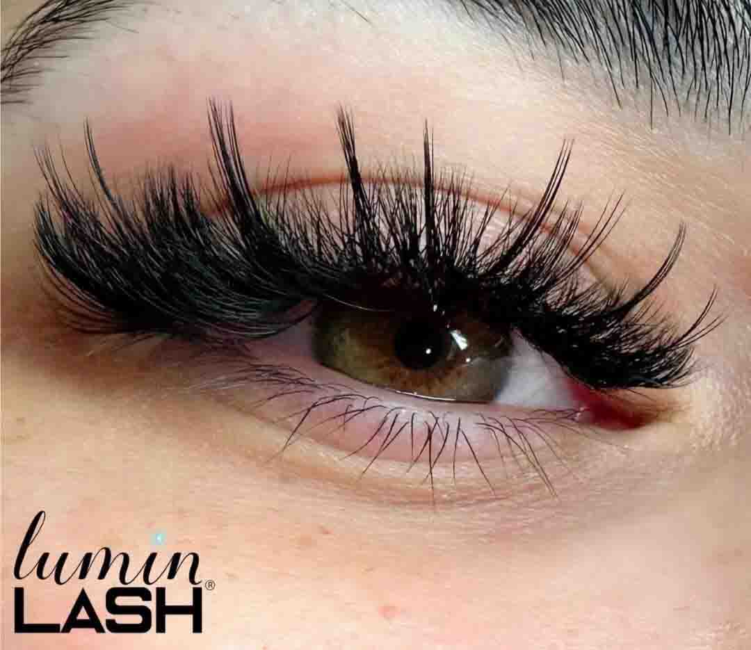 Wispy Mega Volume Lash Extensions in Missouri City